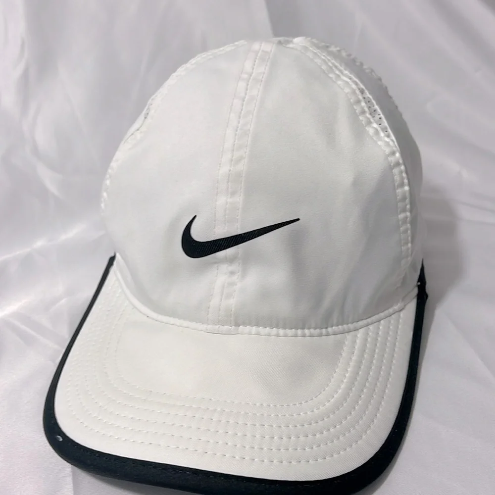 Nike Kids White Cap